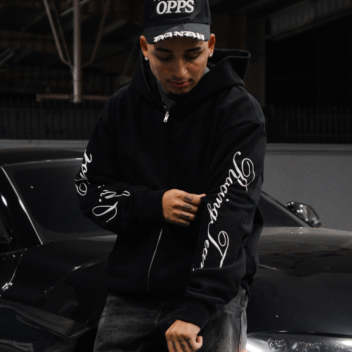 ZIP UP